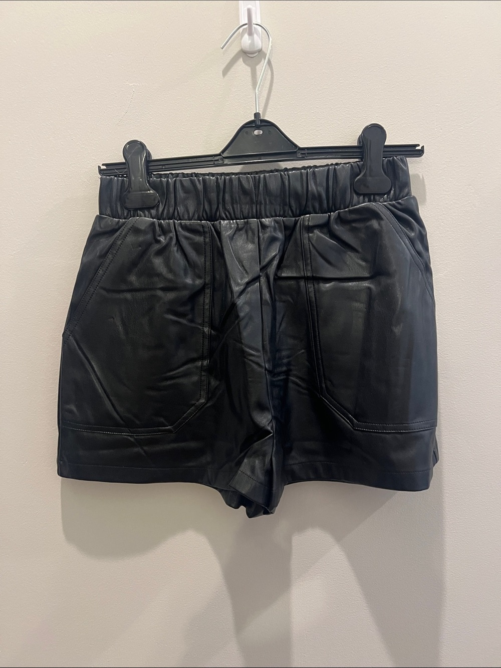 BB DAKOTA BY STEVE MADDEN Women's Faux Leather Elastic-Waist Shorts - Black